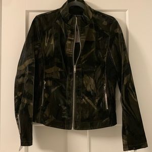 NWT Frank Lyman Design Collection Jacket. Size medium.